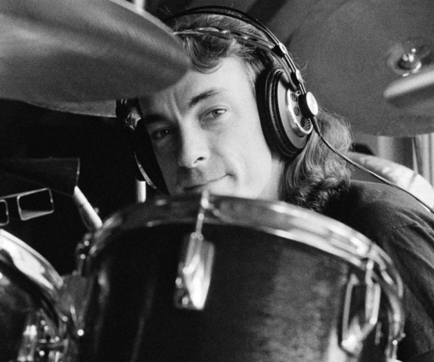QUEBEC, CANADA - 1st SEPTEMBER: Drummer Neil Peart from Canadian progressive rock band Rush recording their album 'Permanent Waves' at Le Studio, Morin Heights, Quebec, Canada in October 1979. (Photo by Fin Costello/Redferns)
